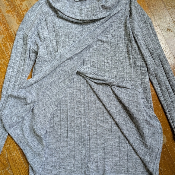 Gray Ribbed Knit Sweater - Picture 3 of 5